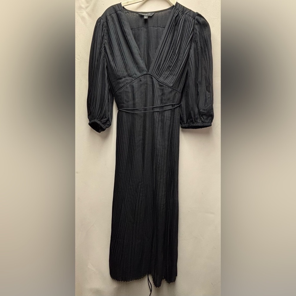 Banana Republic Women’s Black Pleated Midi Dress Size Medium